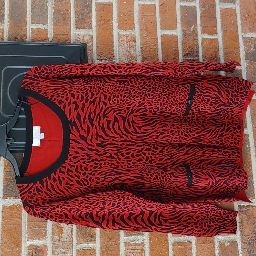 Carolyn Taylor Red Animal Print Sweater Size L